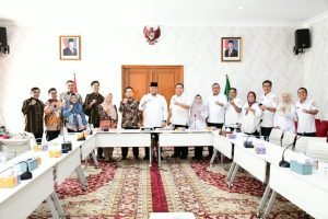 Jajaran Pemerintah Kabupaten Banyuasin bersama tim BPK RI Perwakilan Sumatera Selatan dalam Exit Meeting pemeriksaan keuangan daerah