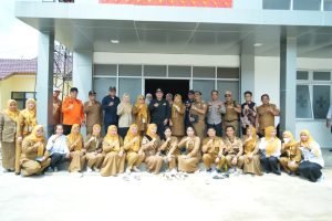 Bupati Banyuasin Askolani meninjau Puskesmas Makarti Jaya di Kecamatan Makarti Jaya untuk memastikan pelayanan kesehatan masyarakat