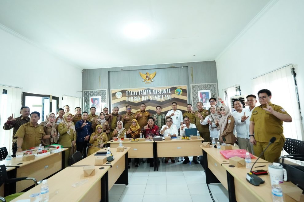 Asisten I Setda Banyuasin Aminuddin bersama jajaran Pemkab Banyuasin mengikuti koordinasi dan konsultasi RKL 2026 dengan BTNBS di Jambi.