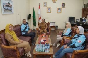 Camat Talang Kelapa Salinan, S.Sos., MM menerima audiensi Komunitas Donor Darah Sumatera Selatan di Kantor Camat Talang Kelapa.