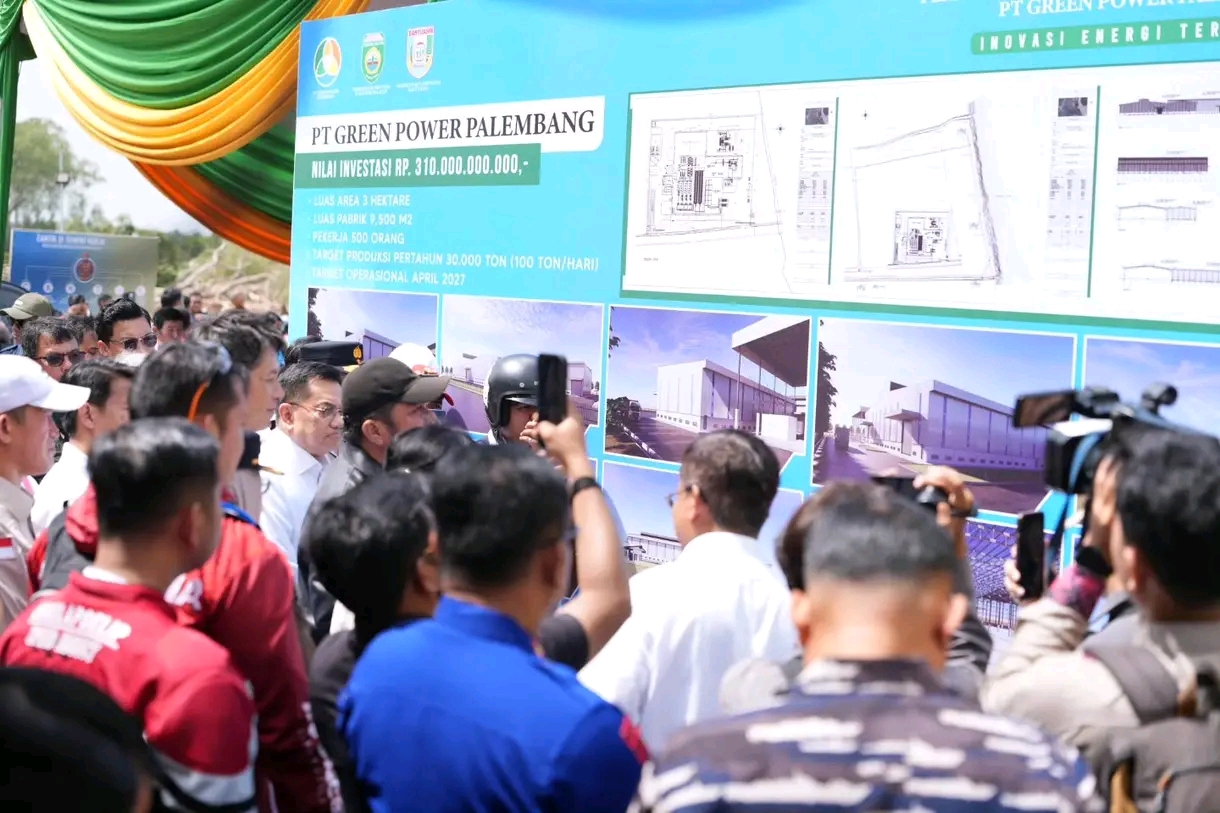 Paparan papan informasi dan visualisasi proyek pabrik bio avtur PT Green Power Palembang di Tanjung Api-Api, Banyuasin II