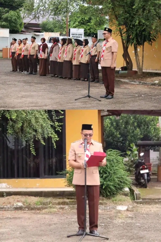 Camat Banyuasin III membuka pelepasan kontingen Jambore Cabang V di halaman Kantor Camat Banyuasin III, Pangkalan Balai