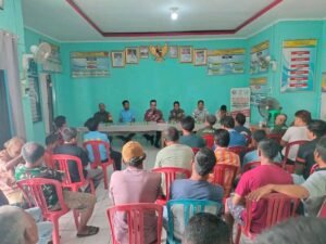 Suasana rapat pembahasan lahan pembangunan gerai/gedung Koperasi Merah Putih (KDMP) di Desa Rimba Alai, Kecamatan Banyuasin III, Banyuasin.