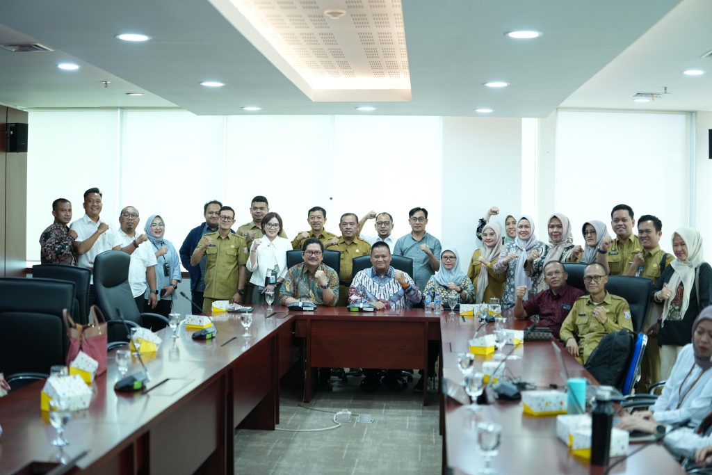 Sekda Banyuasin Erwin Ibrahim saat pertemuan koordinasi dengan Bappenas membahas skema pembiayaan infrastruktur KPBU untuk air bersih di Banyuasin