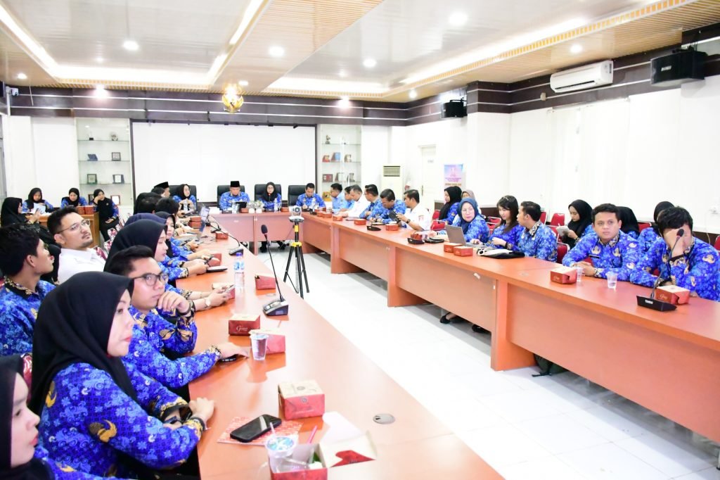 Suasana rapat TP3S 2026 sekaligus monitoring evaluasi program Makan Bergizi Gratis (MBG) di Ruang Rapat Bappeda Litbang Kabupaten Banyuasin