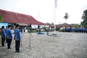 Suasana Apel Hari Kesadaran Nasional ASN di halaman Kantor Camat Talang Kelapa, Kabupaten Banyuasin, Rabu (18/02/2026).