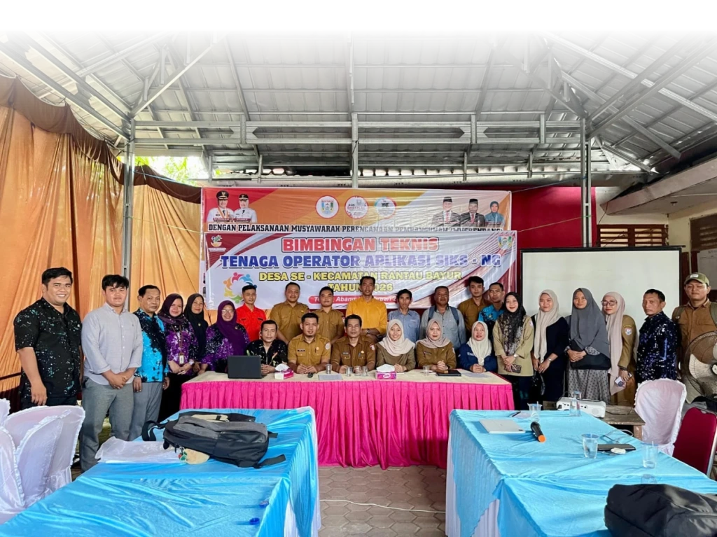 bersama peserta bimtek operator SIKS-NG untuk desa se-Kecamatan Rantau Bayur, Kabupaten Banyuasin
