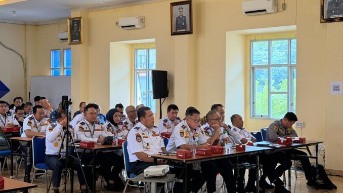 Suasana rapat koordinasi perhubungan kabupaten/kota se-Sumatera Selatan di aula Dishub Provinsi Sumsel, dihadiri jajaran Dishub termasuk perwakilan Banyuasin.