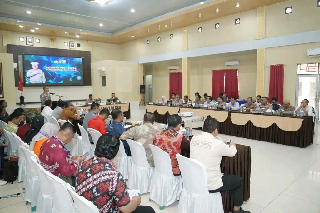 Suasana Focus Group Discussion (FGD) strategi mitigasi kemacetan dan kecelakaan lalu lintas menjelang mudik Lebaran 2026 di Polres Banyuasin.