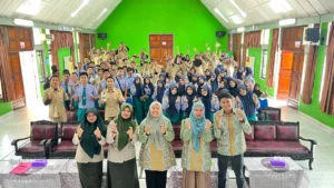 Foto bersama sosialisasi Politeknik Sriwijaya kepada siswa kelas XII SMK PP Negeri Sembawa, Kabupaten Banyuasin, 12 Februari 2026.