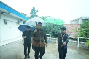 Sekda Banyuasin meninjau lokasi pengelolaan air bersih saat kunjungan kerja di Bekasi