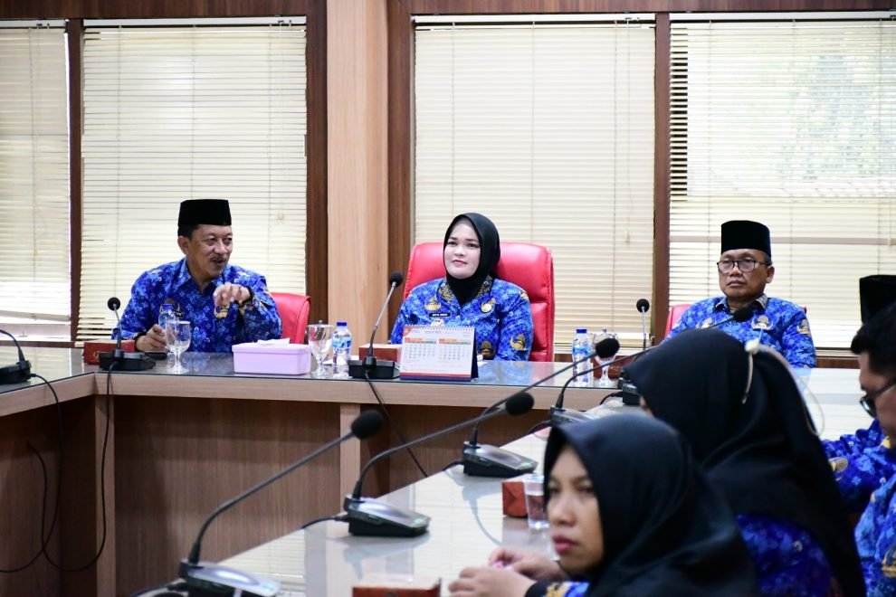 Suasana rapat pengendalian inflasi daerah di Ruang Rapat Kantor Bupati Banyuasin, Pangkalan Balai.