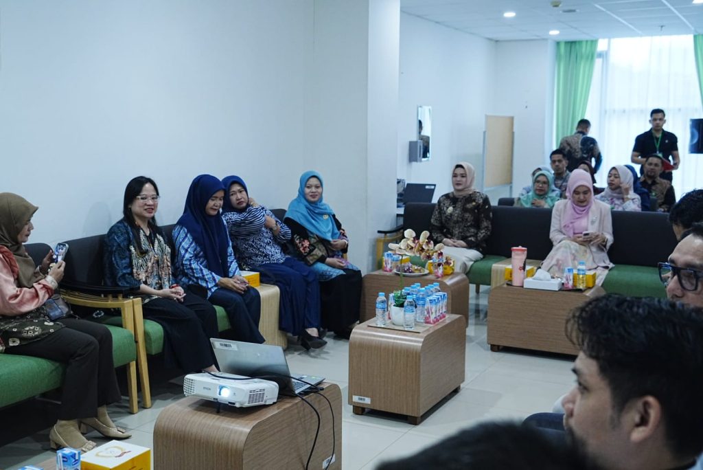 Wabup Banyuasin Netta Indian melakukan hospital tour dan peninjauan layanan di RS Hermina OPI Jakabaring, Kecamatan Rambutan, 6 Februari 2026