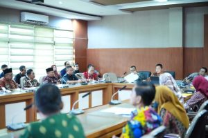 Suasana rapat Pemkab Banyuasin membahas penugasan PPPK untuk Koperasi Desa/Kelurahan Merah Putih (KDKMP) di ruang rapat Sekda.