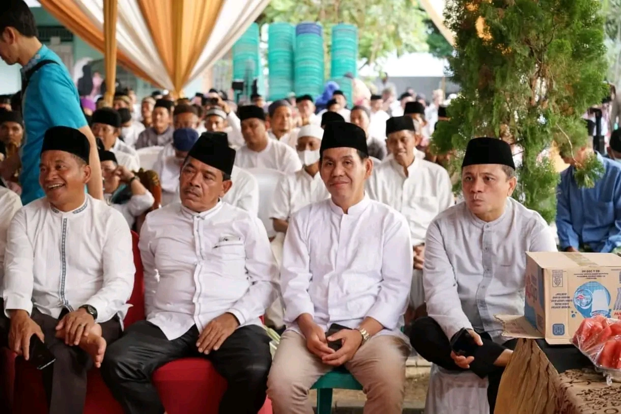 Sejumlah pejabat dan tamu undangan duduk di barisan depan saat Safari Ramadhan 1447 H di Talang Kelapa, Banyuasin.