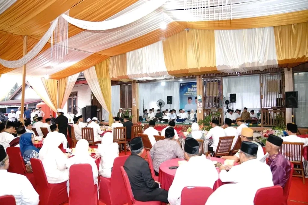 Suasana Safari Ramadhan 1447 H di Kelurahan Sukajadi, Kecamatan Talang Kelapa, Banyuasin, dihadiri tokoh masyarakat dan tamu undangan.