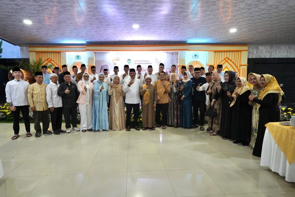 Wabup Banyuasin menghadiri yasinan dan doa bersama mengenang almarhum Alex Noerdin di Palembang