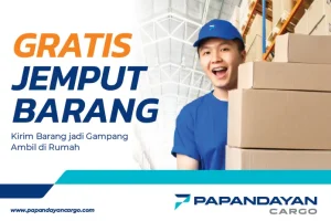 Banner promo gratis jemput barang dengan kurir dan tumpukan paket Papandayan Cargo