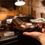 Sepatu Kesayangan Buluk? Ini Rekomendasi Cuci Sepatu Banyuwangi di Washshoesclean.id, Bisa Gratis Antar Jemput!